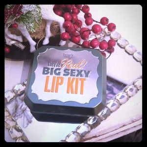 Benefit Big sexy lip kit